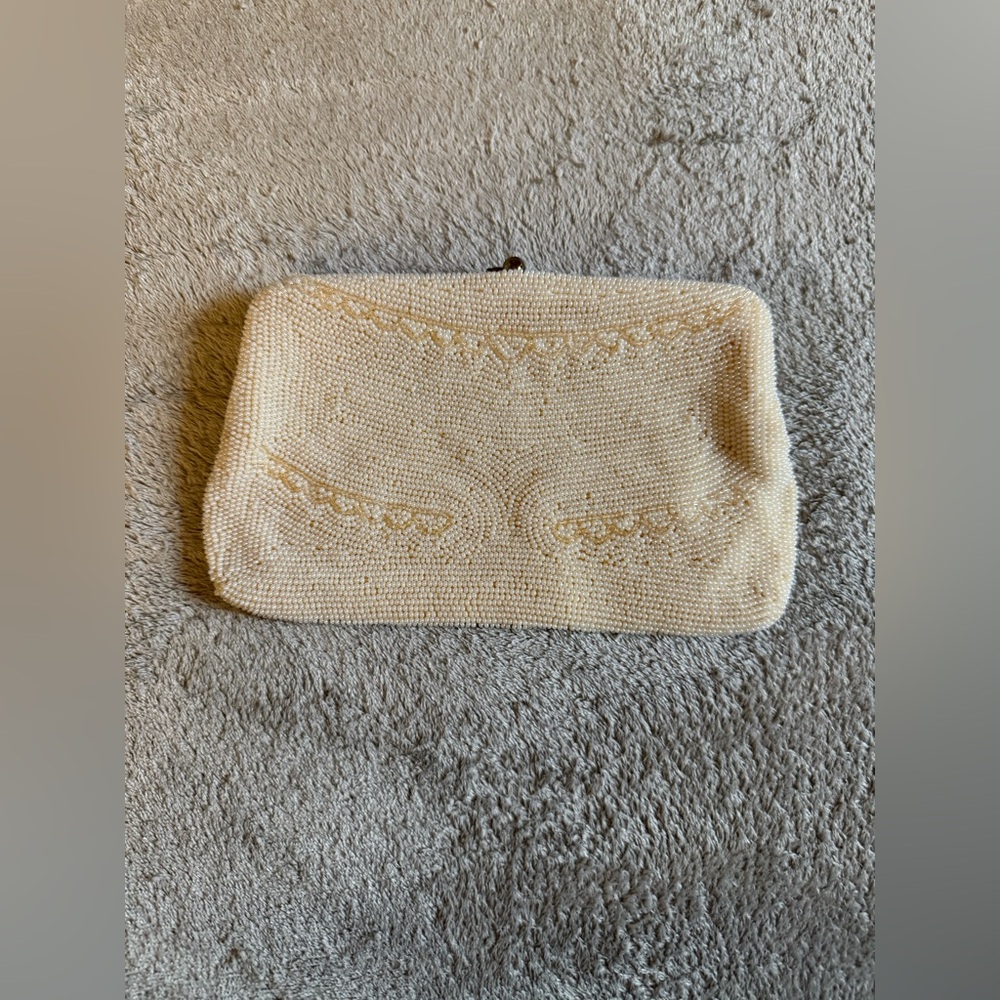Elegant Vintage Cream Clutch Bag